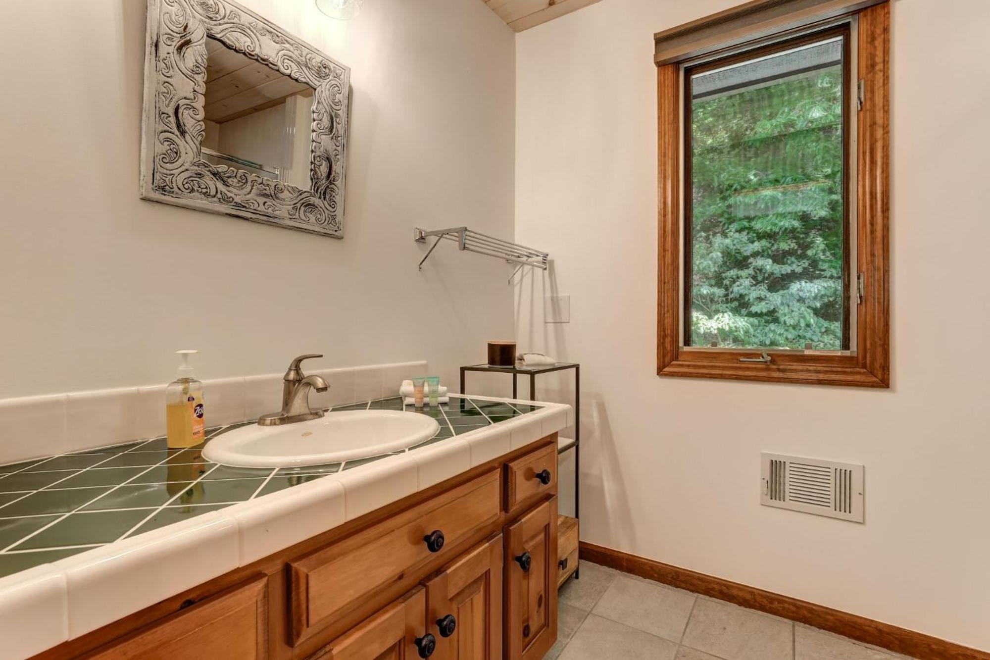 Falken Haus - Relax In Seclusion With Panoramic Lake Views 贾斯珀 外观 照片